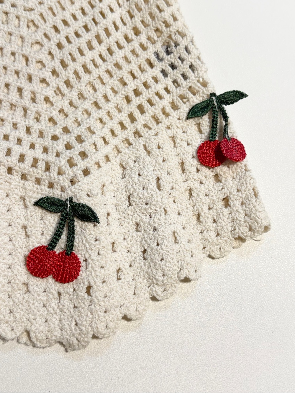 Crochet cherry tank top 100% cotton open weave sweater ruffle babydoll fruit red - Picture 8 of 12